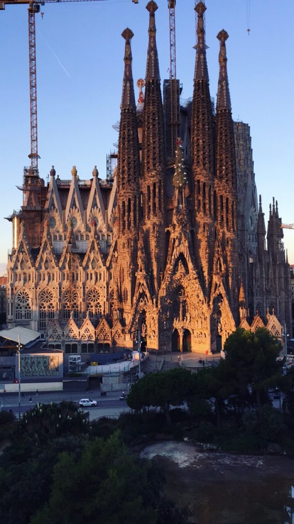 sagrada familia sunrise