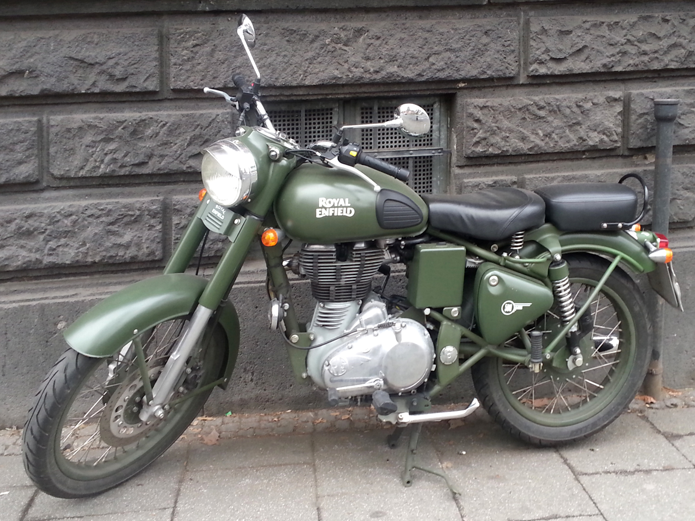 Royal Enfield 500 - Spain